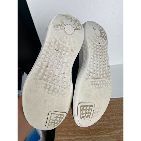 Girls size 2Y, Under Armour Sneakers, black - Picture 4 of 4